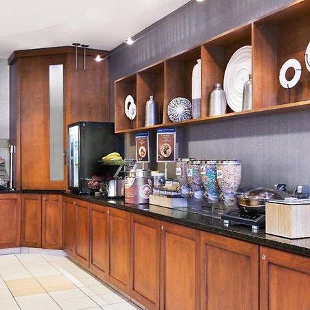 Springhill Suites By Marriott Wheeling Triadelphia Area Exterior foto